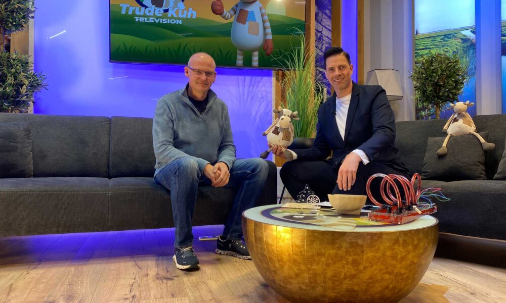 Ralf Schipper von Acrylinform aus Rhauderfehn zu Gast bei „Trude Kuh“